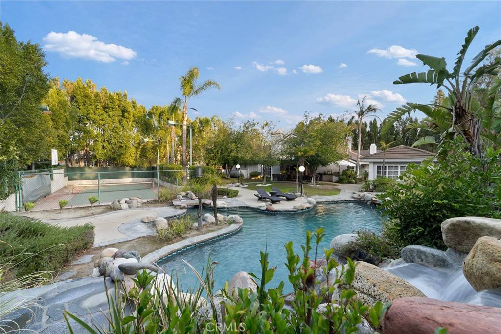 6011 Paseo La VIS, Woodland Hills, CA 91367