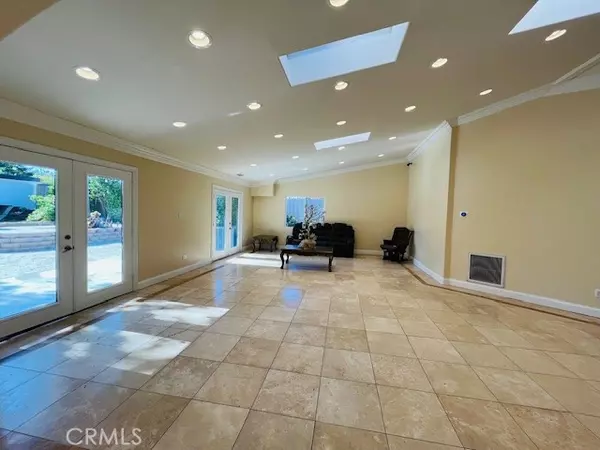 Tarzana, CA 91356,6201 Corbin AVE