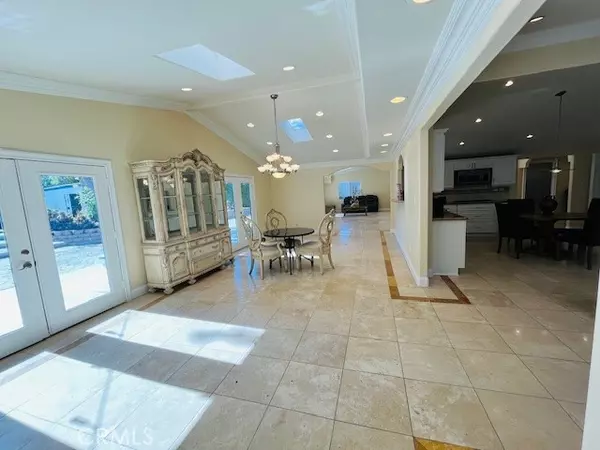Tarzana, CA 91356,6201 Corbin AVE