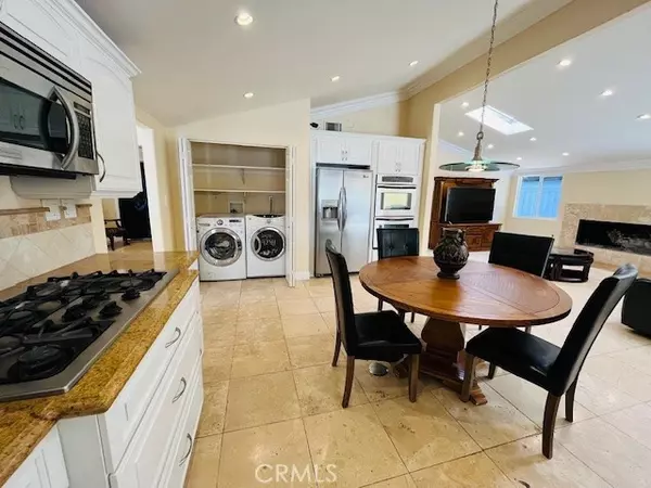 6201 Corbin AVE, Tarzana, CA 91356