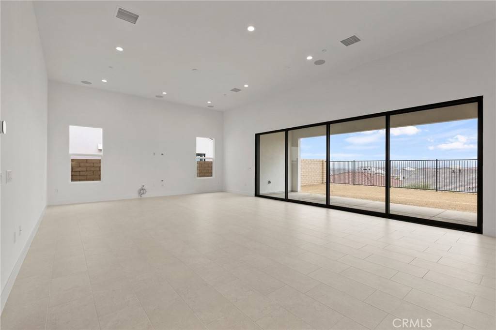 Valencia, CA 91354,30035 N Avenida Sierra Madre