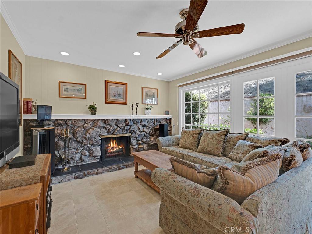 Agoura Hills, CA 91301,28702 Eagleton ST