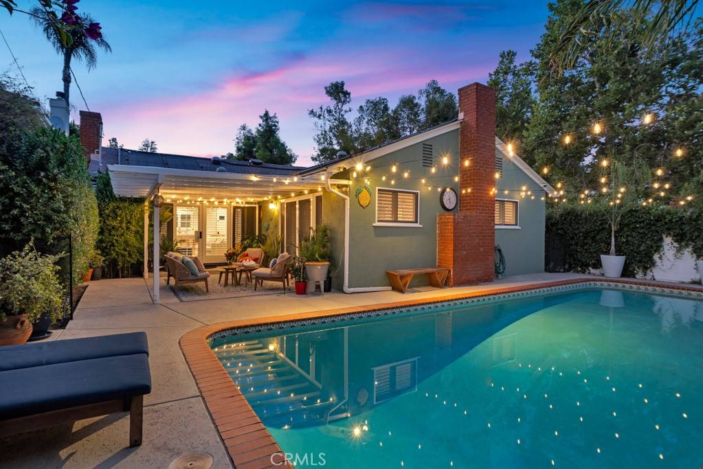 Woodland Hills, CA 91364,21412 Providencia ST