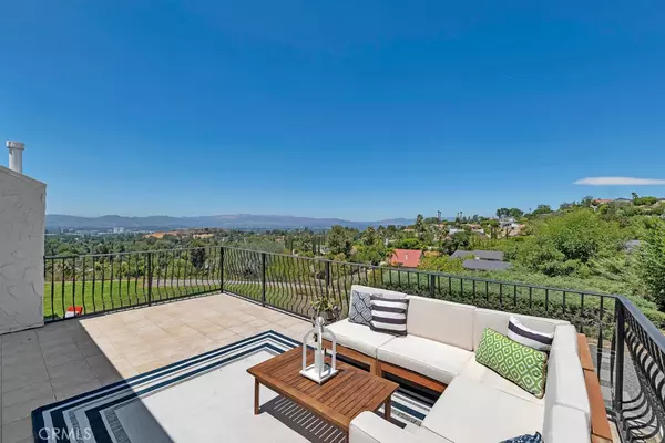 Woodland Hills, CA 91364,4400 Chaumont RD