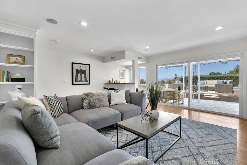 Woodland Hills, CA 91364,4400 Chaumont RD
