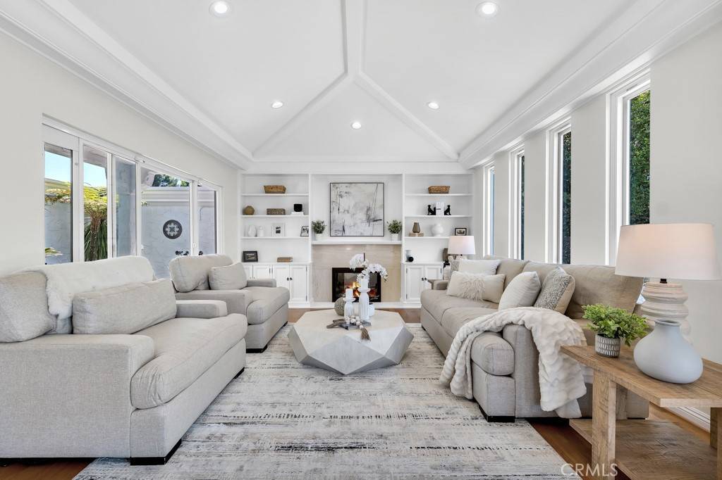 Woodland Hills, CA 91364,4400 Chaumont RD
