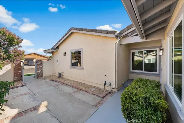 Valencia, CA 91355,25561 Alicante DR