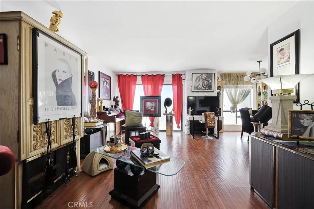 Los Angeles, CA 90046,1750 Camino Palmero ST #539
