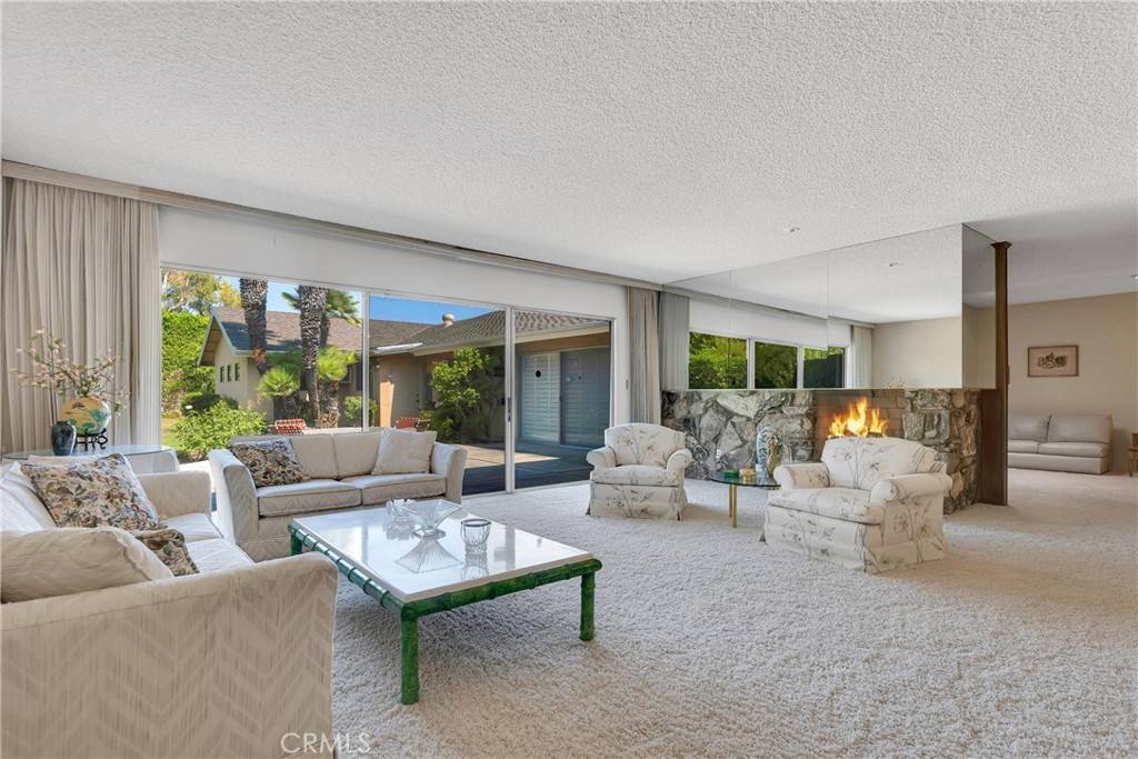 Northridge, CA 91324,10020 Wystone AVE