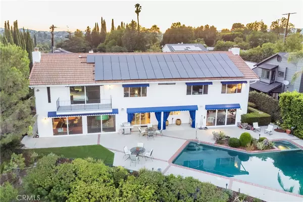 Woodland Hills, CA 91364,5004 Del Moreno DR