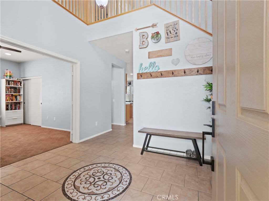 Saugus, CA 91350,28323 Roman CT