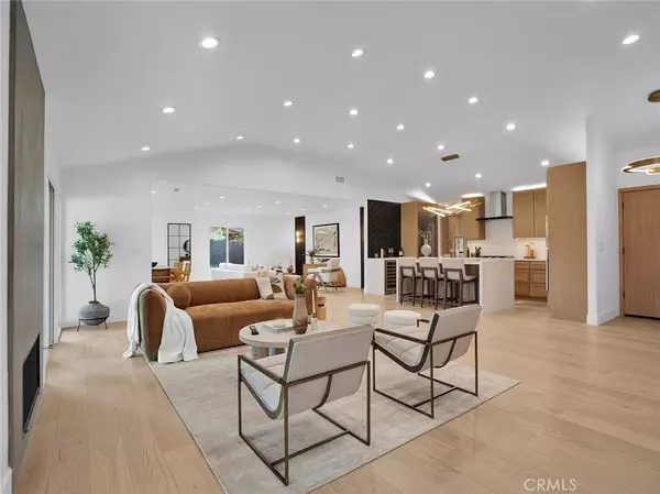 24100 Philiprimm ST, Woodland Hills, CA 91367