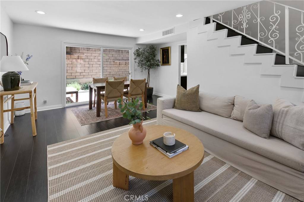 5275 Colodny DR #4, Agoura Hills, CA 91301