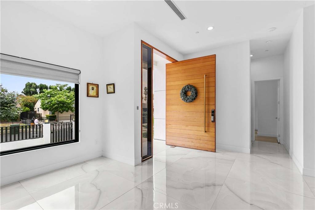 Valley Village, CA 91607,12815 Martha ST