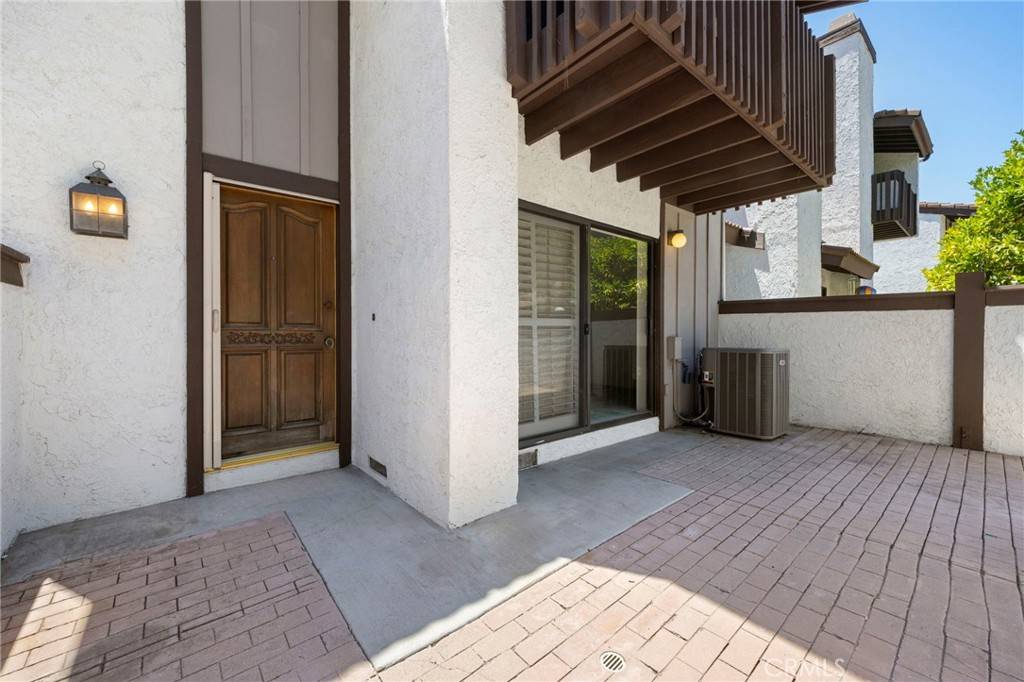 Woodland Hills, CA 91367,21535 Erwin ST #117