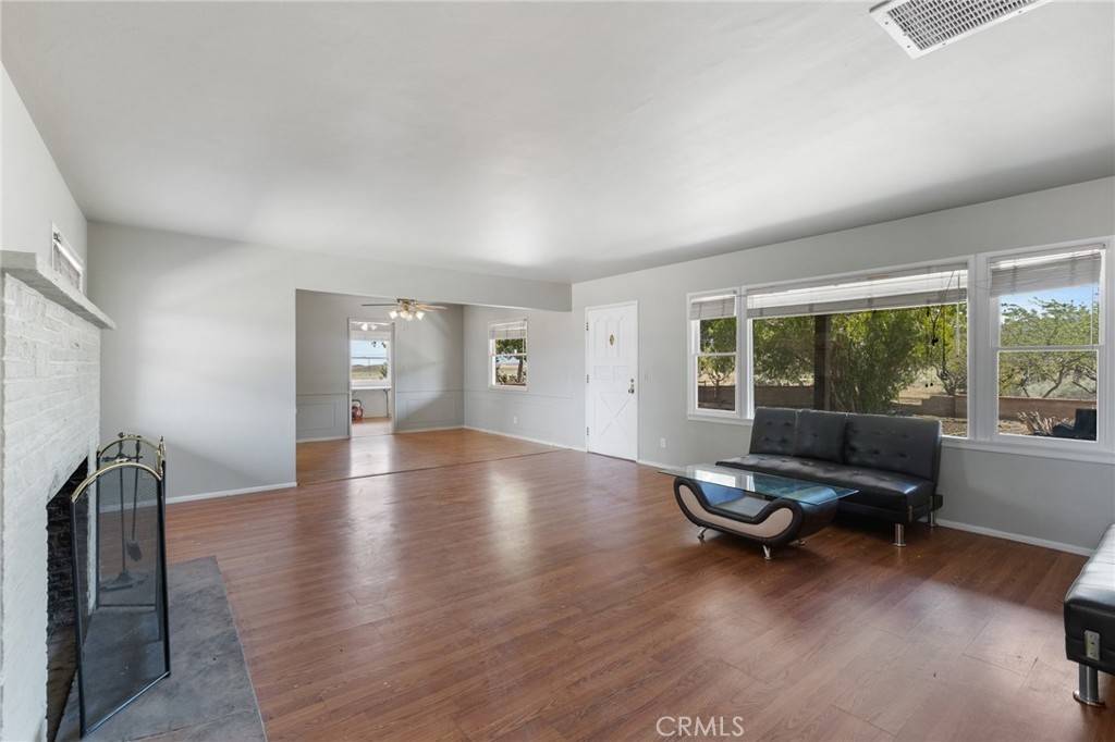 Lancaster, CA 93536,18333 Lancaster RD