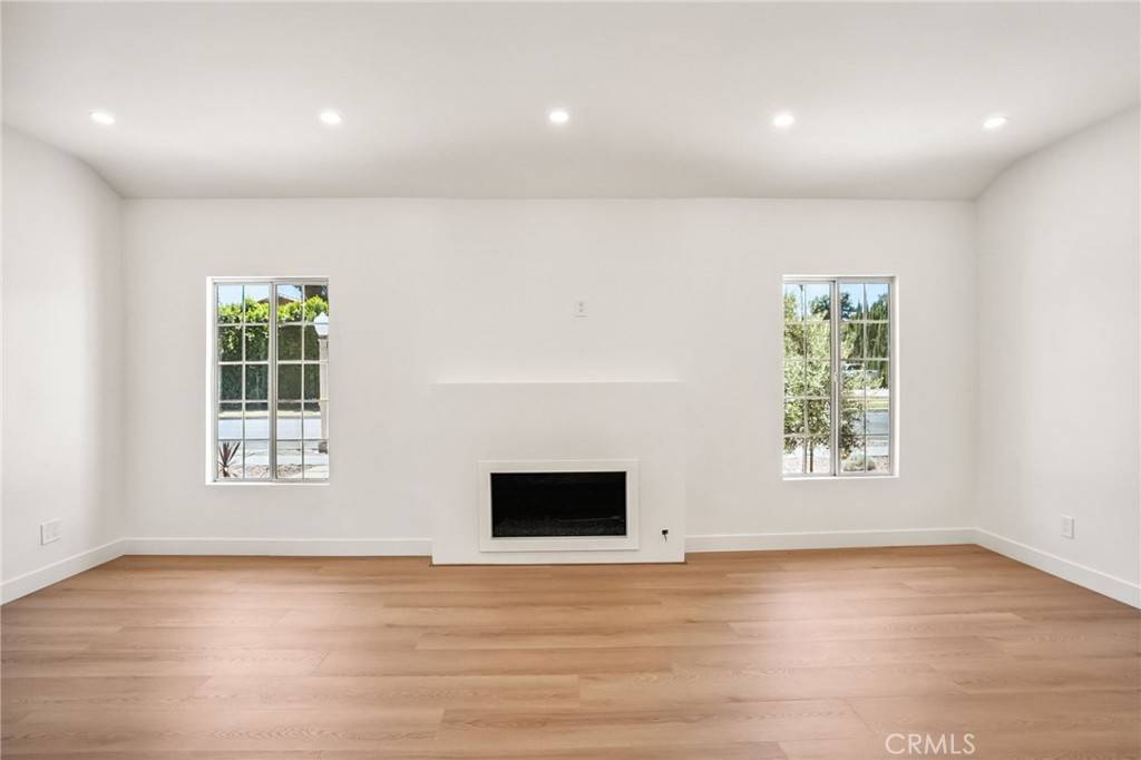 Valley Village, CA 91602,4702 Kraft AVE
