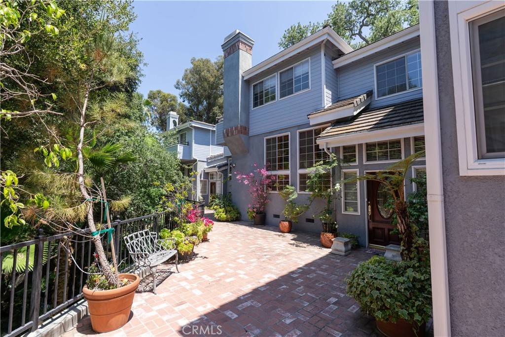 Woodland Hills, CA 91364,23169 Mulholland DR #3