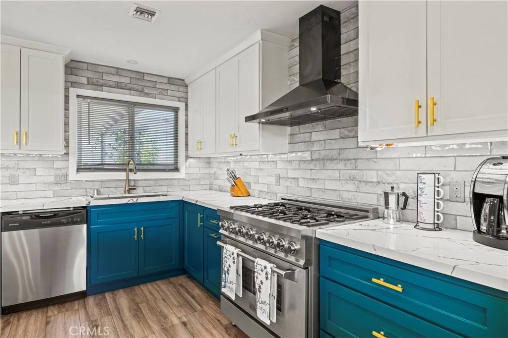 Canyon Country, CA 91351,19837 Larbert ST