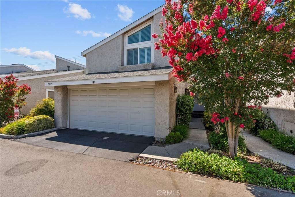 Valencia, CA 91355,23121 Yvette LN