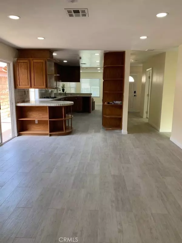 Reseda, CA 91335,7363 Bothwell RD