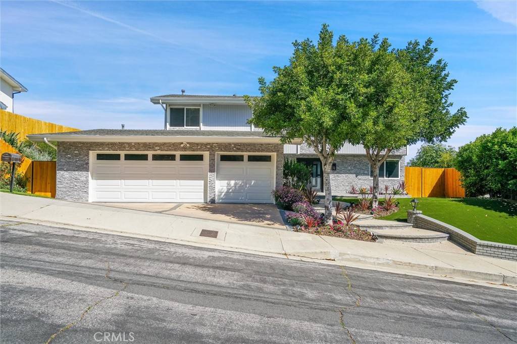 Woodland Hills, CA 91367,5952 Maury AVE