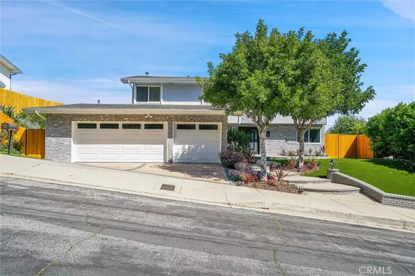 Woodland Hills, CA 91367,5952 Maury AVE