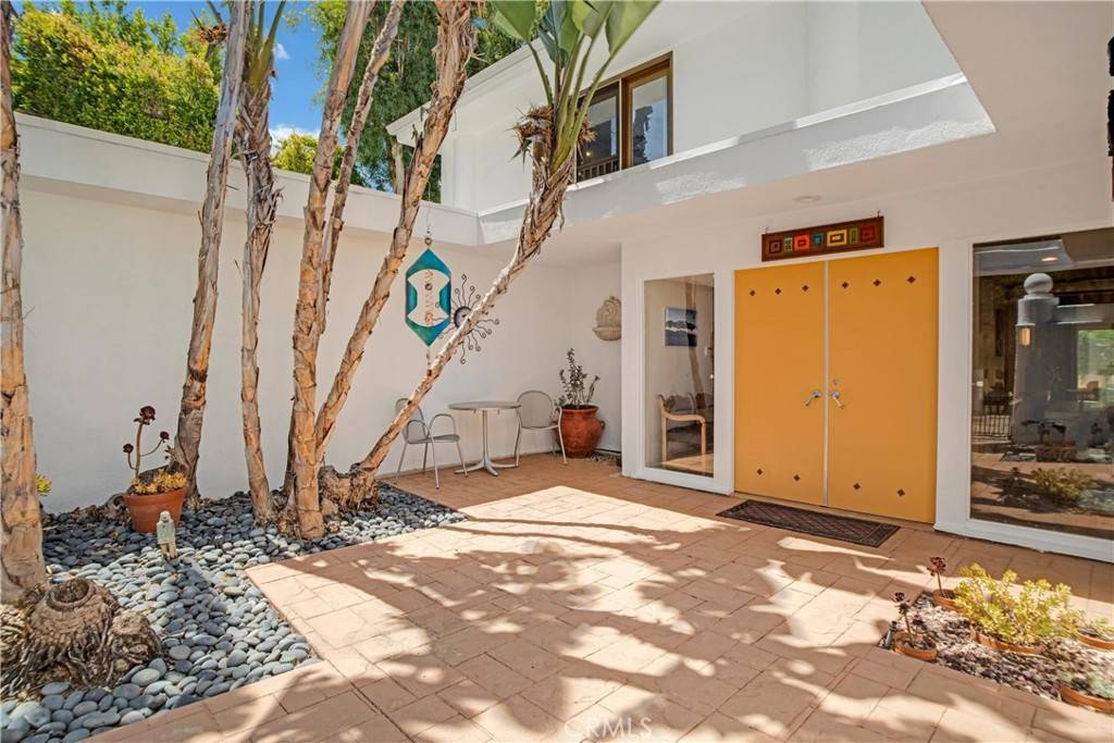 11967 Sunshine TER, Studio City, CA 91604
