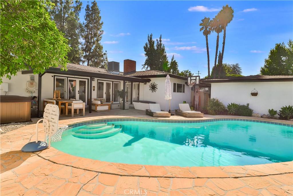 23861 Califa ST, Woodland Hills, CA 91367
