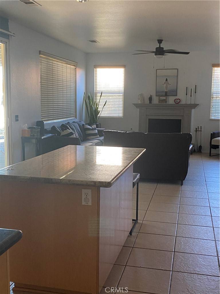 Lancaster, CA 93535,1124 E Avenue K14