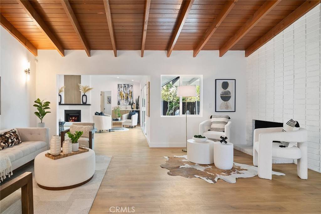 Woodland Hills, CA 91364,4701 Deseret DR