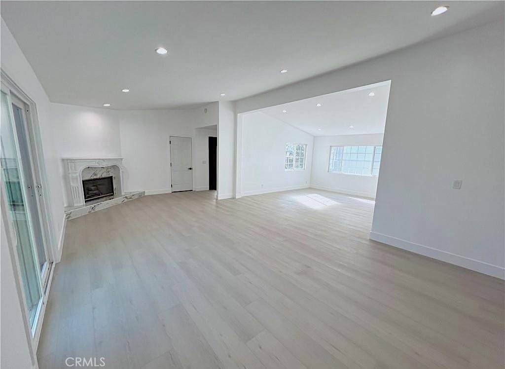 Woodland Hills, CA 91364,21541 Yucatan AVE