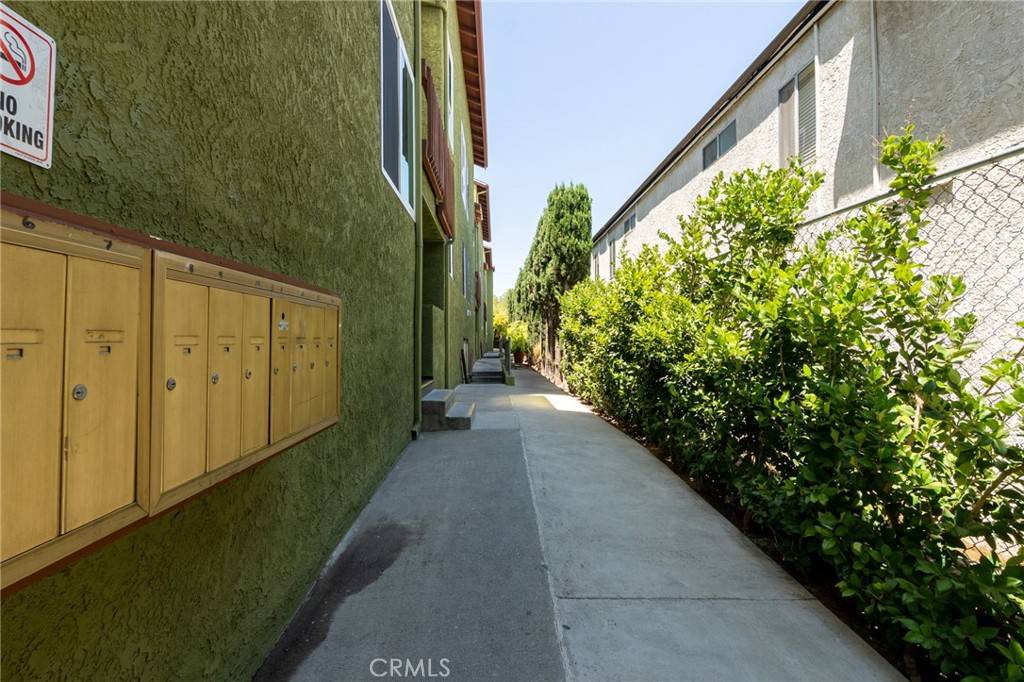 Tarzana, CA 91335,6155 Reseda #4