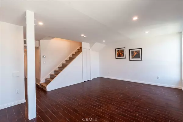 Tarzana, CA 91335,6155 Reseda #4