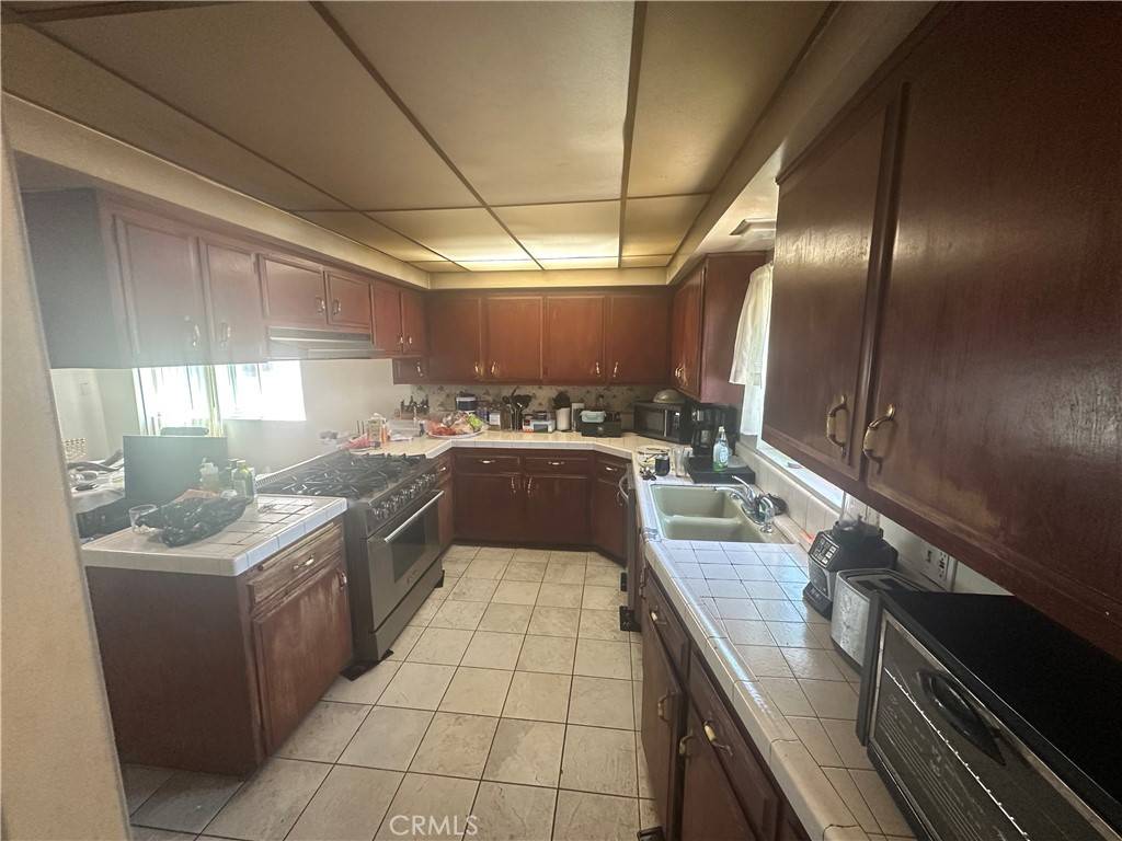 Los Angeles, CA 90011,1409 E 41st PL