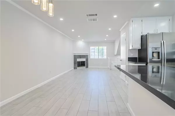 North Hills, CA 91343,8338 Woodley Pl #13