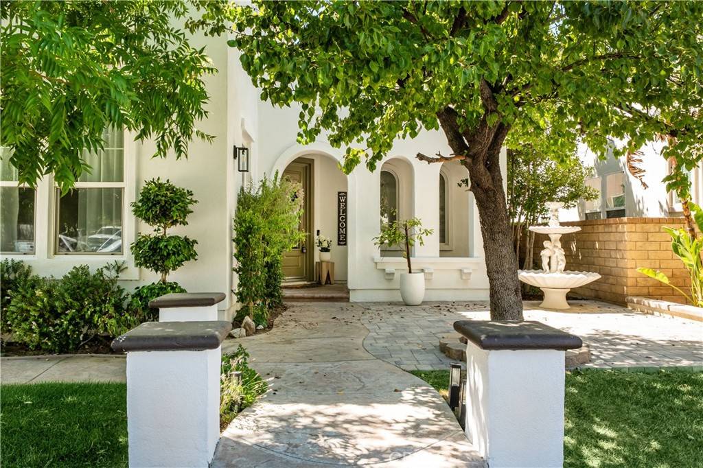 29125 Starwood PL, Saugus, CA 91390