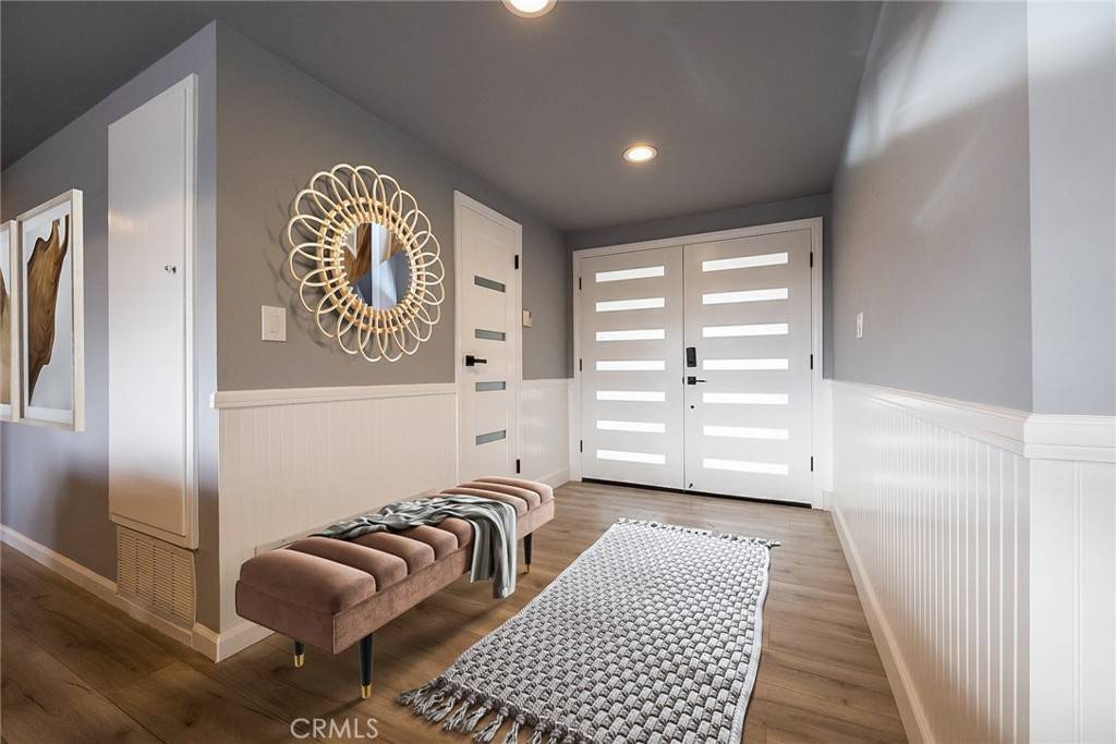 Woodland Hills, CA 91367,5706 Wallis LN