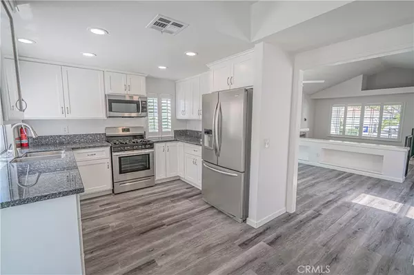 Valencia, CA 91355,26506 Strambino CT