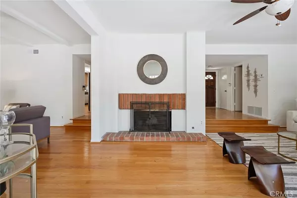 Calabasas, CA 91302,4241 Kingfisher RD