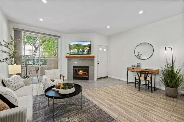 Valencia, CA 91355,24143 Del Monte DR #281