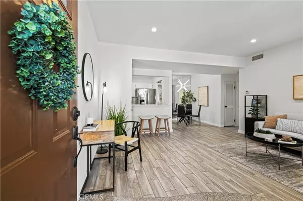 Valencia, CA 91355,24143 Del Monte DR #281