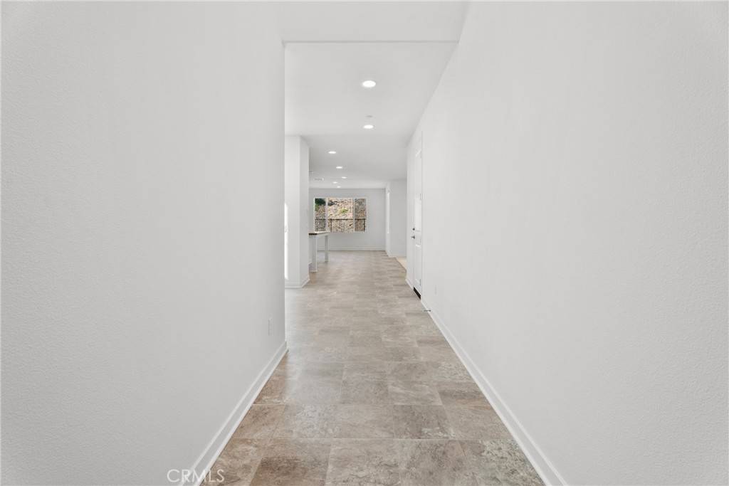 Saugus, CA 91350,18121 Outlook WAY