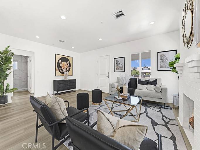 Los Angeles, CA 90062,1838 W 50th ST