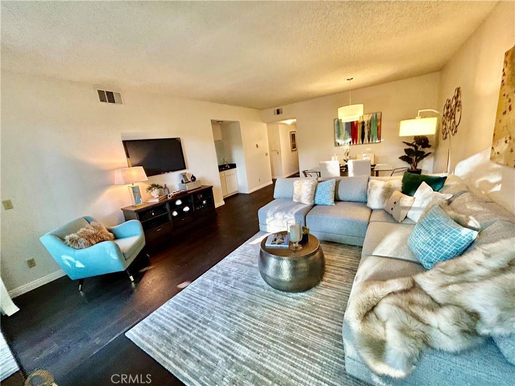 Sherman Oaks, CA 91423,4242 Stansbury AVE #203
