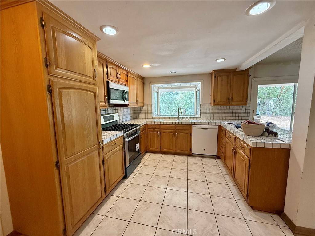 Oak Park, CA 91377,6618 Smoke Tree AVE