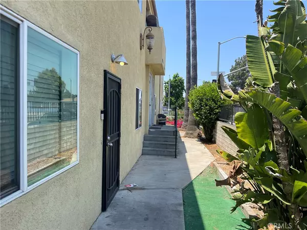Van Nuys, CA 91406,6512 Balboa BLVD