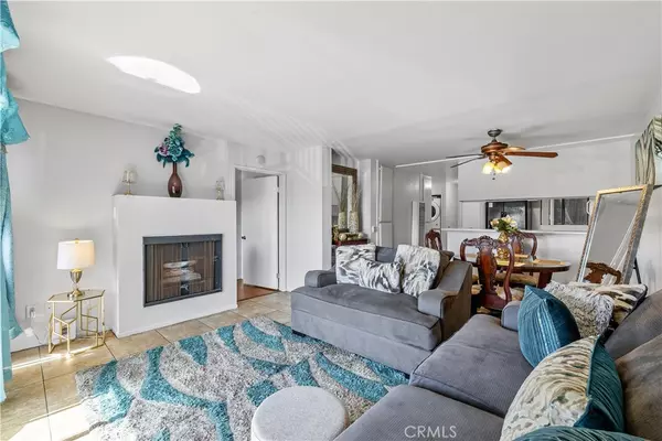 1360 Redondo Ave #103, Long Beach, CA 90804