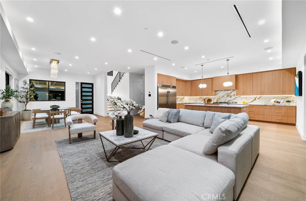 Encino, CA 91316,5943 Hesperia AVE