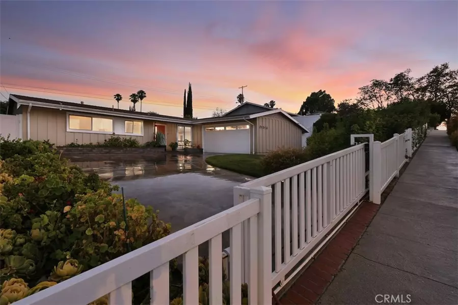 20516 Aetna ST, Woodland Hills, CA 91367